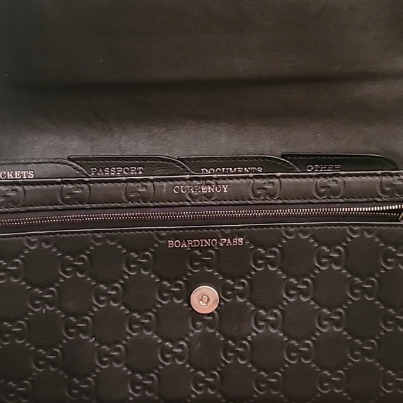Authentic Gucci Voyager  clutch - Picture 9 of 11